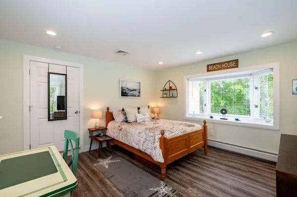 $779,900 | 281 York Street, York, ME 03909