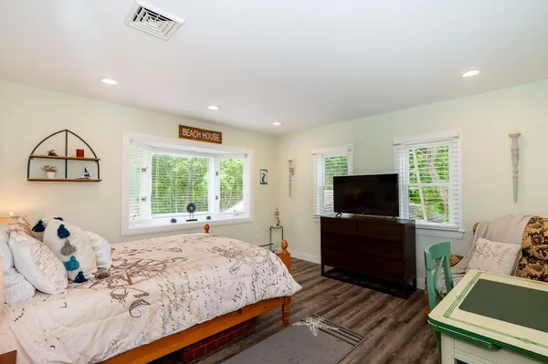 $779,900 | 281 York Street, York, ME 03909