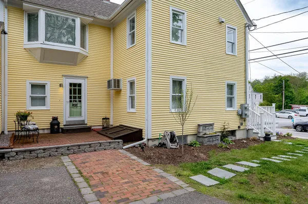$779,900 | 281 York Street, York, ME 03909