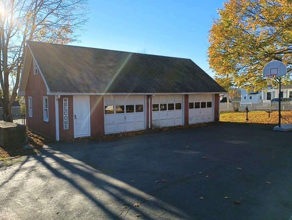 69 Oneil Road Somerset, MA 02725 - Photo 5 of 16 Gallery Image 5