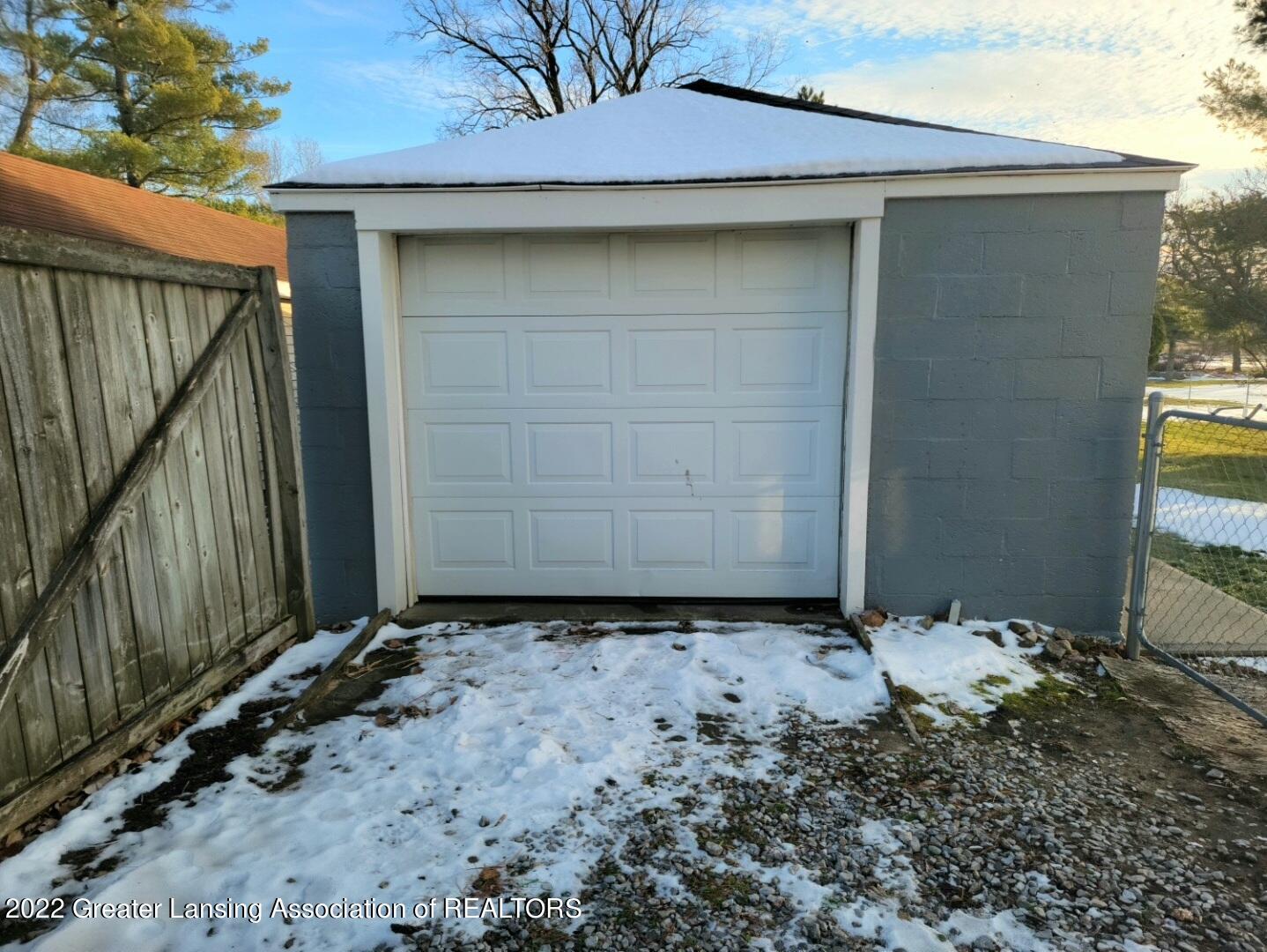 6135 Holt Road Holt, MI 48842 - Photo 14 of 64 Screenshot_20221122-223713_Gallery