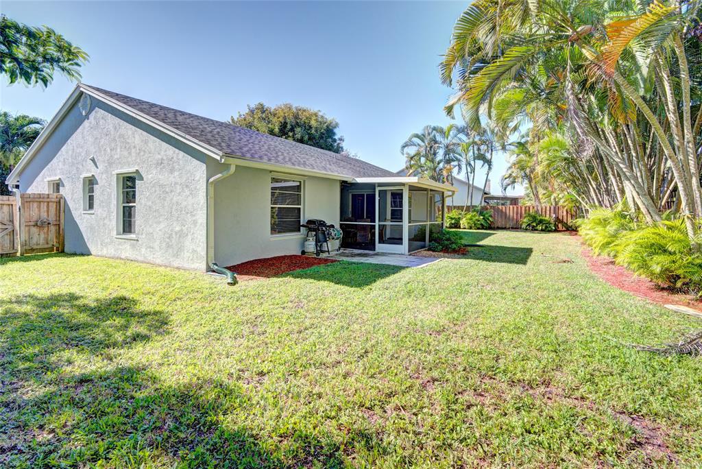 114 Sand Pine Way Royal Palm Beach, FL 33411 - Photo 23 of 25