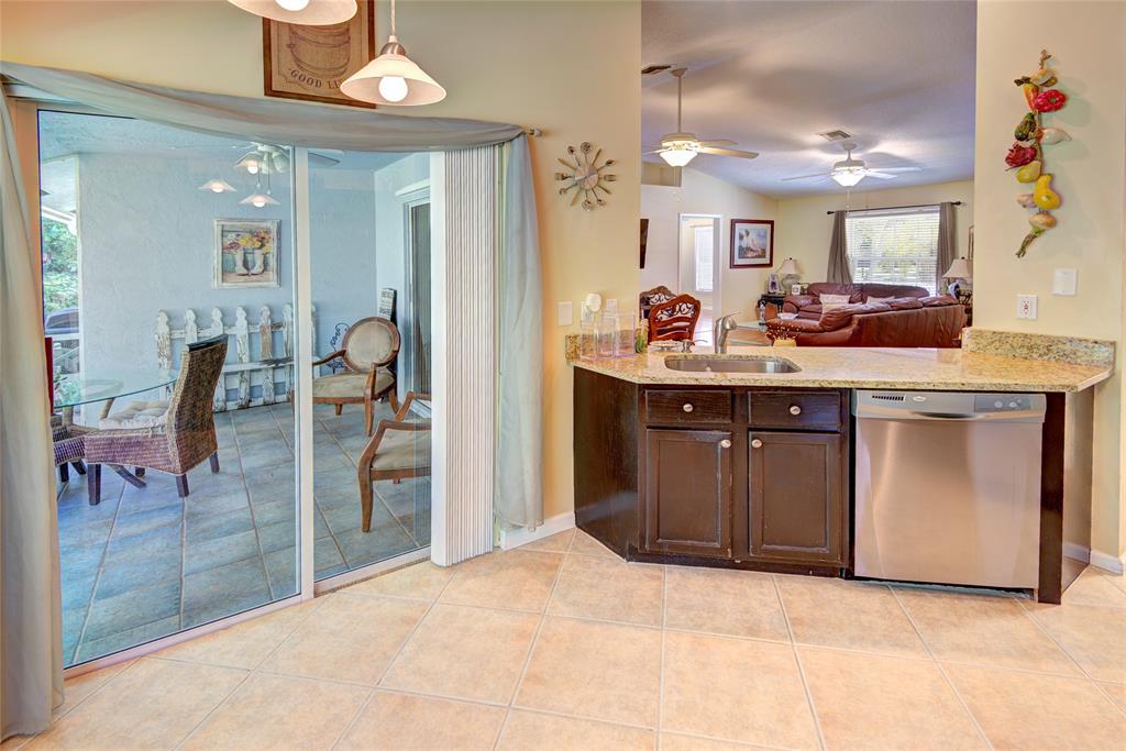 114 Sand Pine Way Royal Palm Beach, FL 33411 - Photo 5 of 25