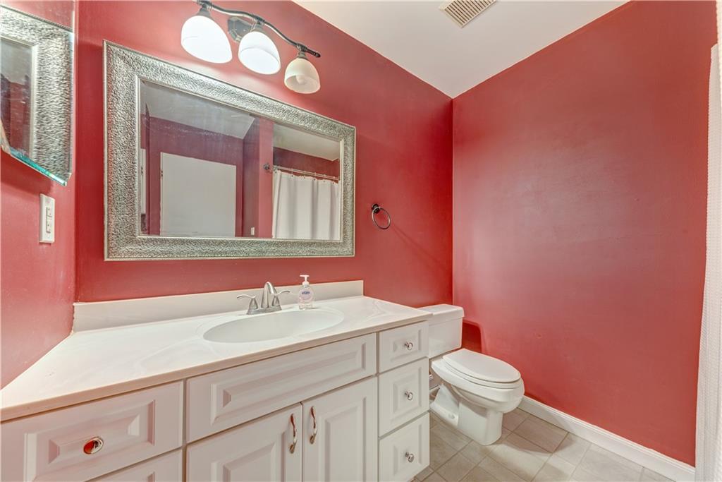 1816 Kenzie Road Pittsburgh, PA 15205 - Photo 16 of 25 Gallery Image 16