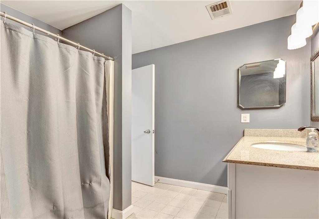 1816 Kenzie Road Pittsburgh, PA 15205 - Photo 19 of 25 Gallery Image 19