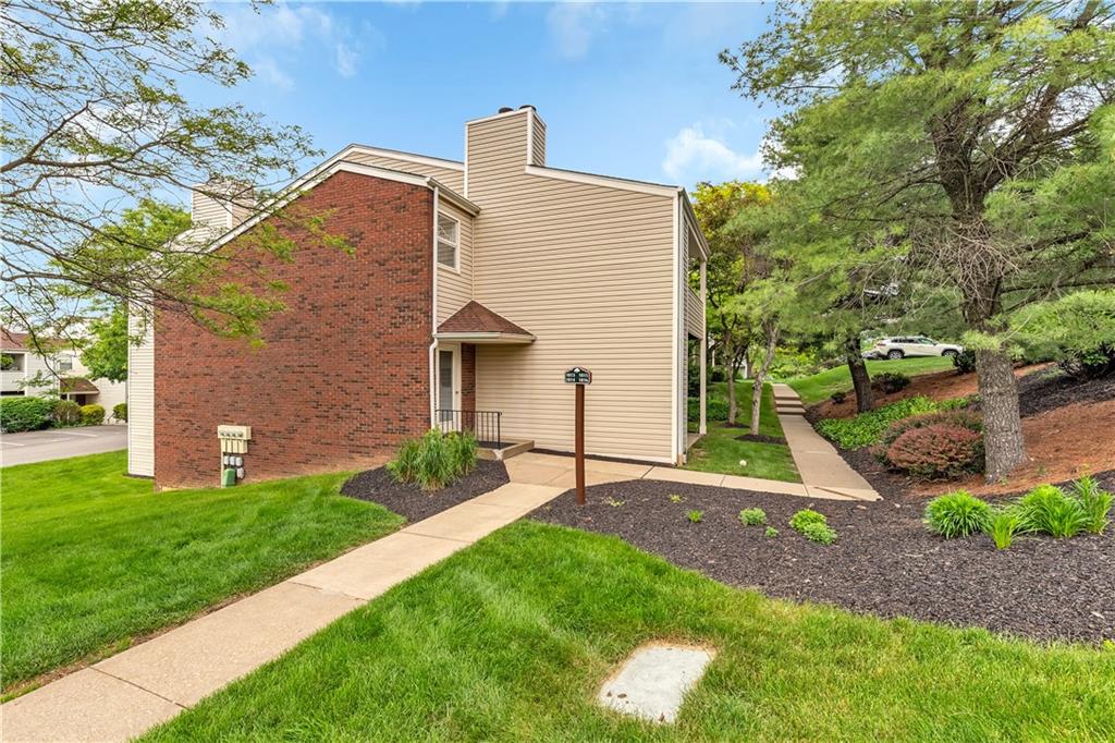 1816 Kenzie Road Pittsburgh, PA 15205 - Photo 3 of 25 Gallery Image 3