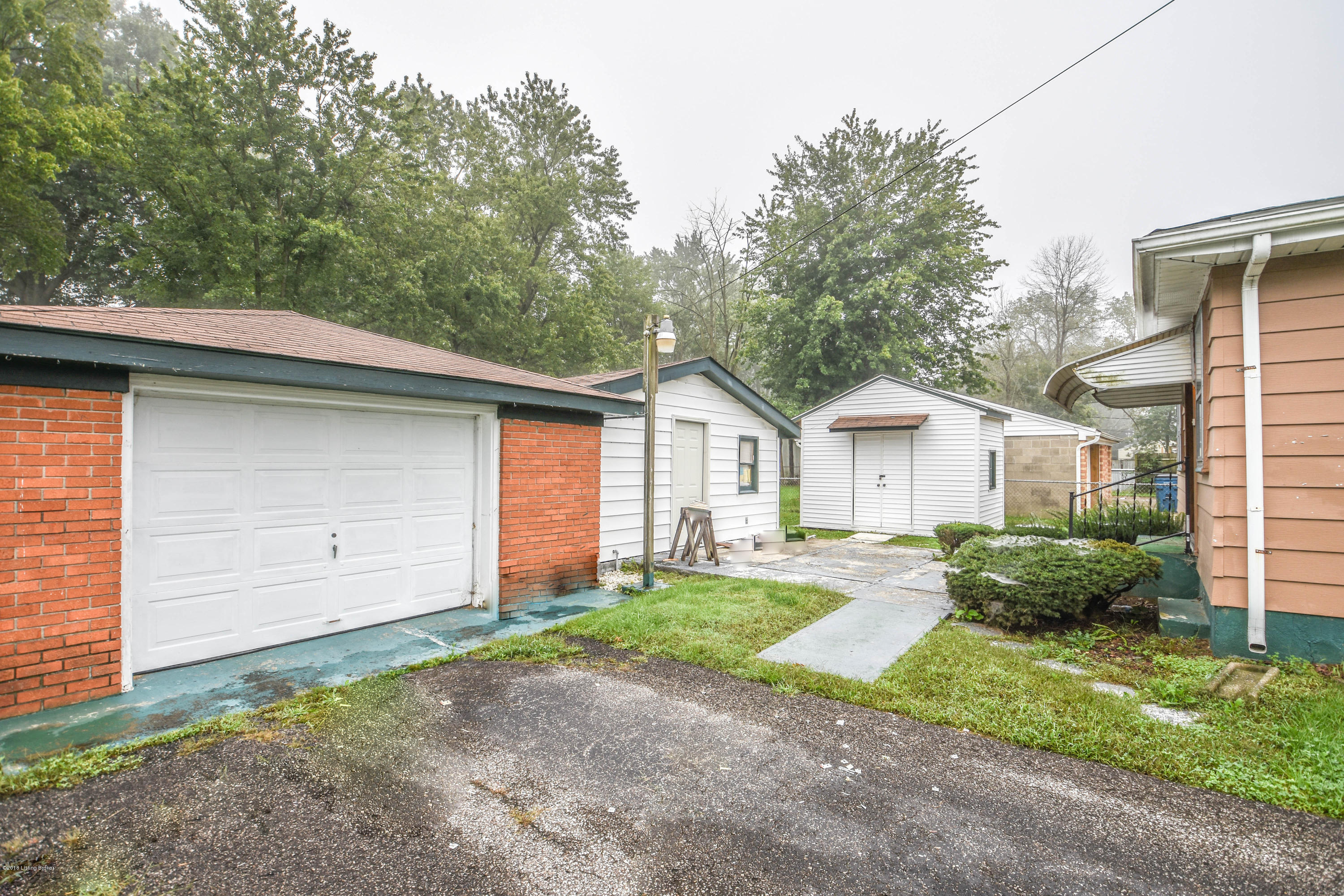 6311 Terry Road Louisville, KY 40258 - Photo 15 of 16 Garage & outbuildings