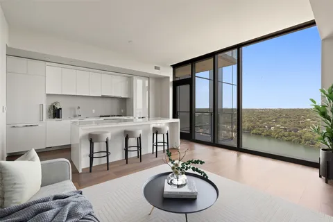 $689,900 | 44 East Avenue, Unit 2011, Austin, TX 78701