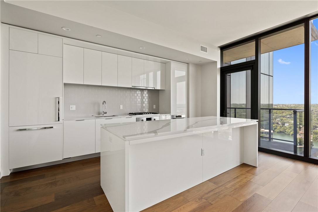 44 East Avenue, Unit 2011 Austin, TX 78701 - Photo 15 of 40