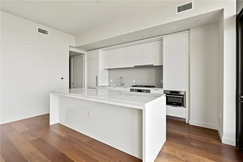 $679,900 | 44 East Avenue, Unit 2011, Austin, TX 78701