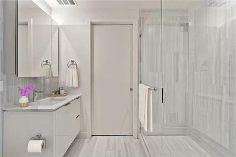 $679,900 | 44 East Avenue, Unit 2011, Austin, TX 78701
