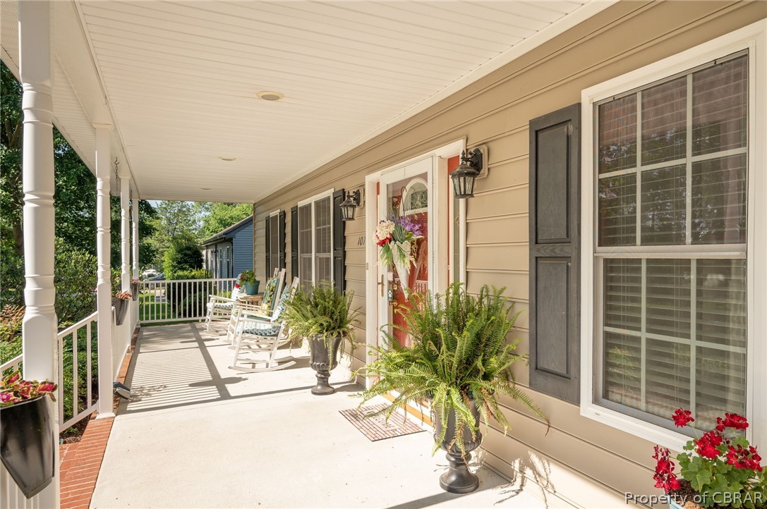 107 Rural Retreat Road Yorktown, VA 23692 - Photo 2 of 41 Gallery Image 2