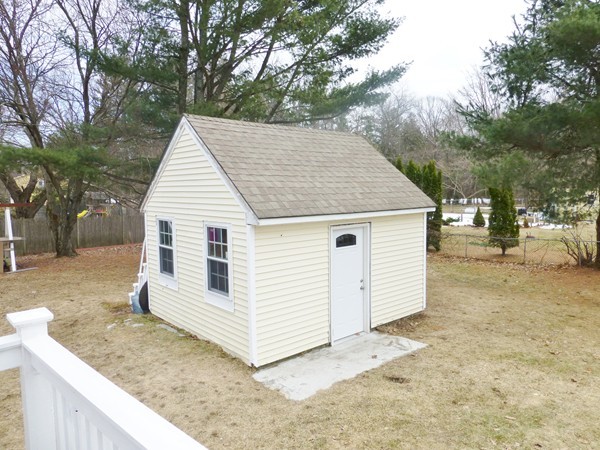 153 Hampshire Road Methuen, MA 01844 - Photo 8 of 10 Gallery Image 8
