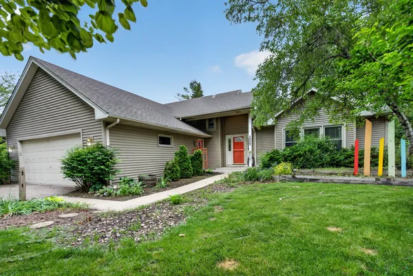 $440,000 | 1389 Valayna Drive, Aurora, IL 60504
