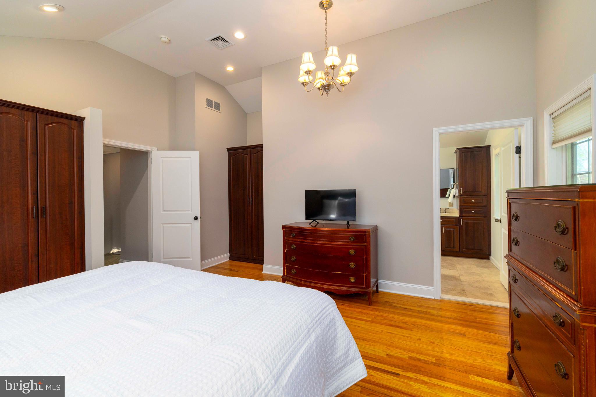 518 Enfield Road Oreland, PA 19075 - Photo 15 of 29 Hardwood Flooring