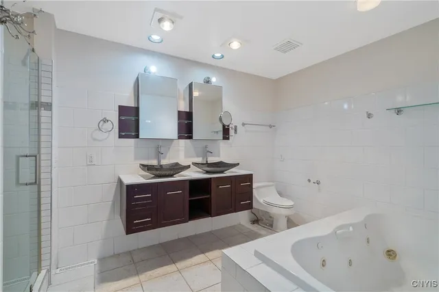 $319,900 | 9 Nursery Lane, Syracuse, NY 13210