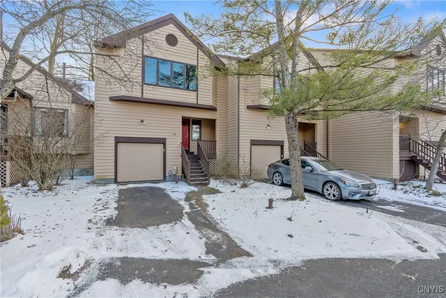 $319,900 | 9 Nursery Lane, Syracuse, NY 13210