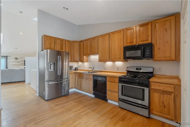 $319,900 | 9 Nursery Lane, Syracuse, NY 13210