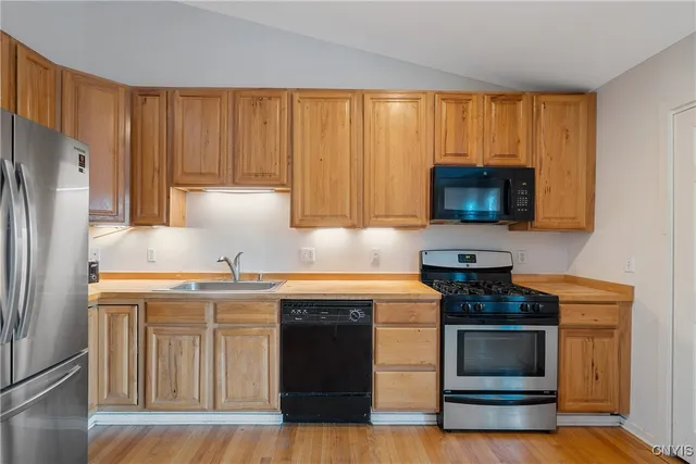 $319,900 | 9 Nursery Lane, Syracuse, NY 13210