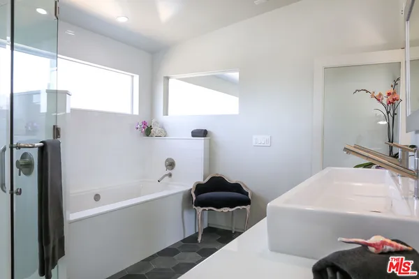 $5,795 | 613 6th Avenue, Venice, CA 90291