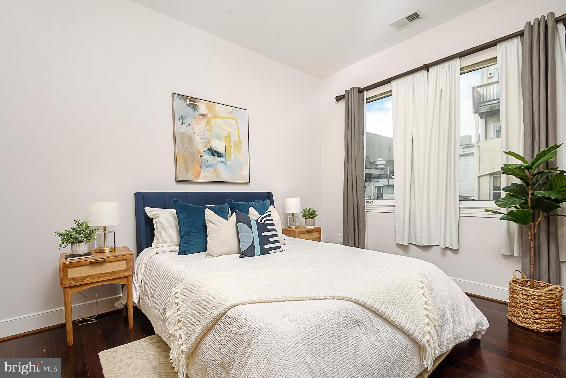 2360 Champlain Street Northwest, Unit 3 4 Washington, DC 20009 - Photo 9 of 18