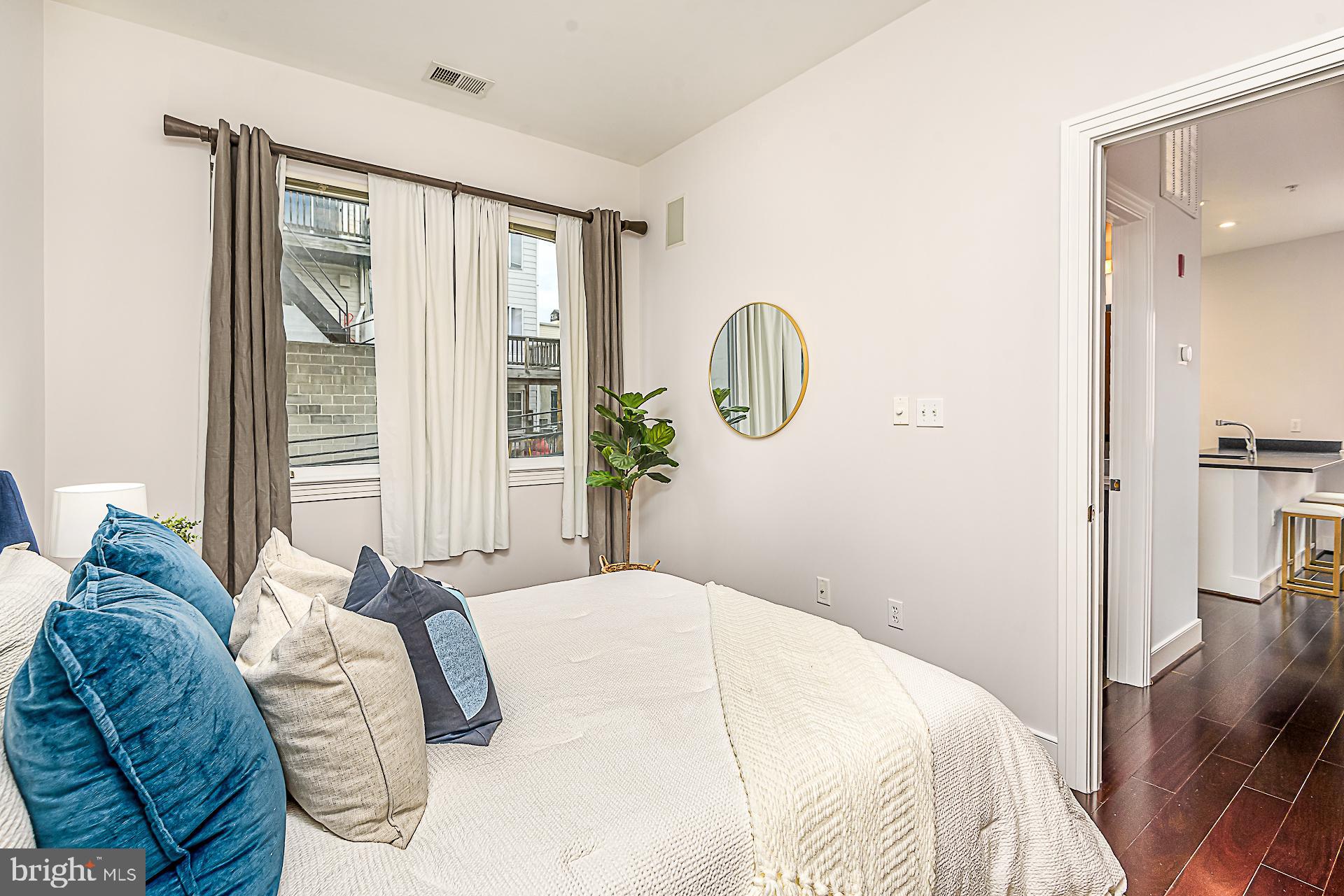 2360 Champlain Street Northwest, Unit 3 4 Washington, DC 20009 - Photo 10 of 18