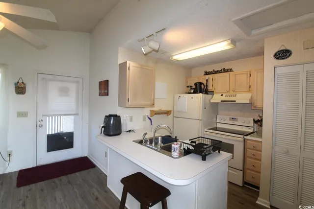 $109,408 | 408C Tree Top Court, Unit 8B, Myrtle Beach, SC 29588