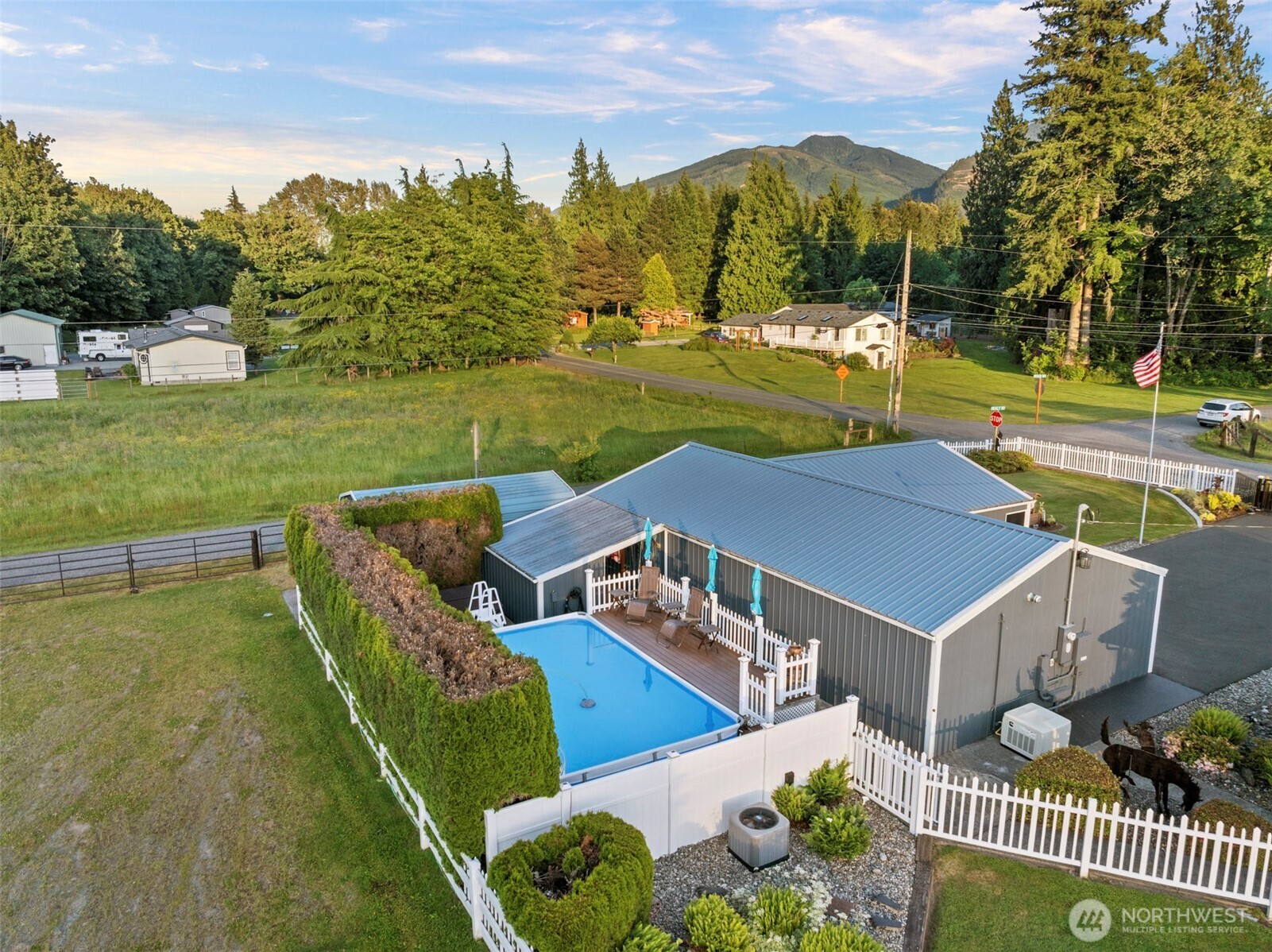 32993 Hamilton Cemetery Road Sedro-Woolley, WA 98284 - Photo 4 of 40