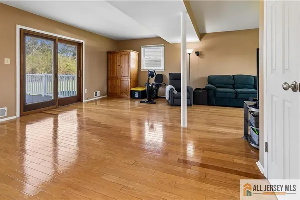 $599,000 | 372 West Point Avenue, Somerset, NJ 08873