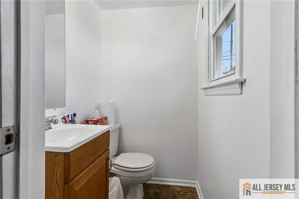 $599,000 | 372 West Point Avenue, Somerset, NJ 08873