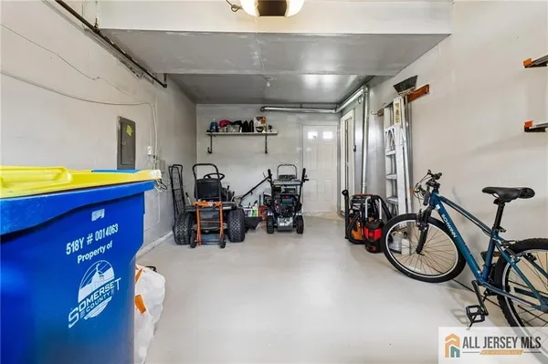 $599,000 | 372 West Point Avenue, Somerset, NJ 08873