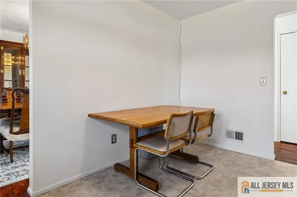 $599,000 | 372 West Point Avenue, Somerset, NJ 08873