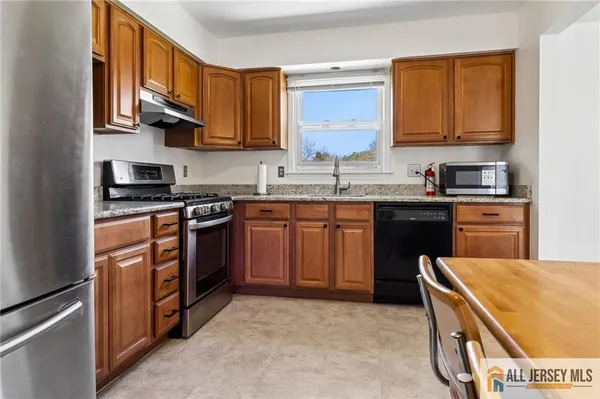 $599,000 | 372 West Point Avenue, Somerset, NJ 08873