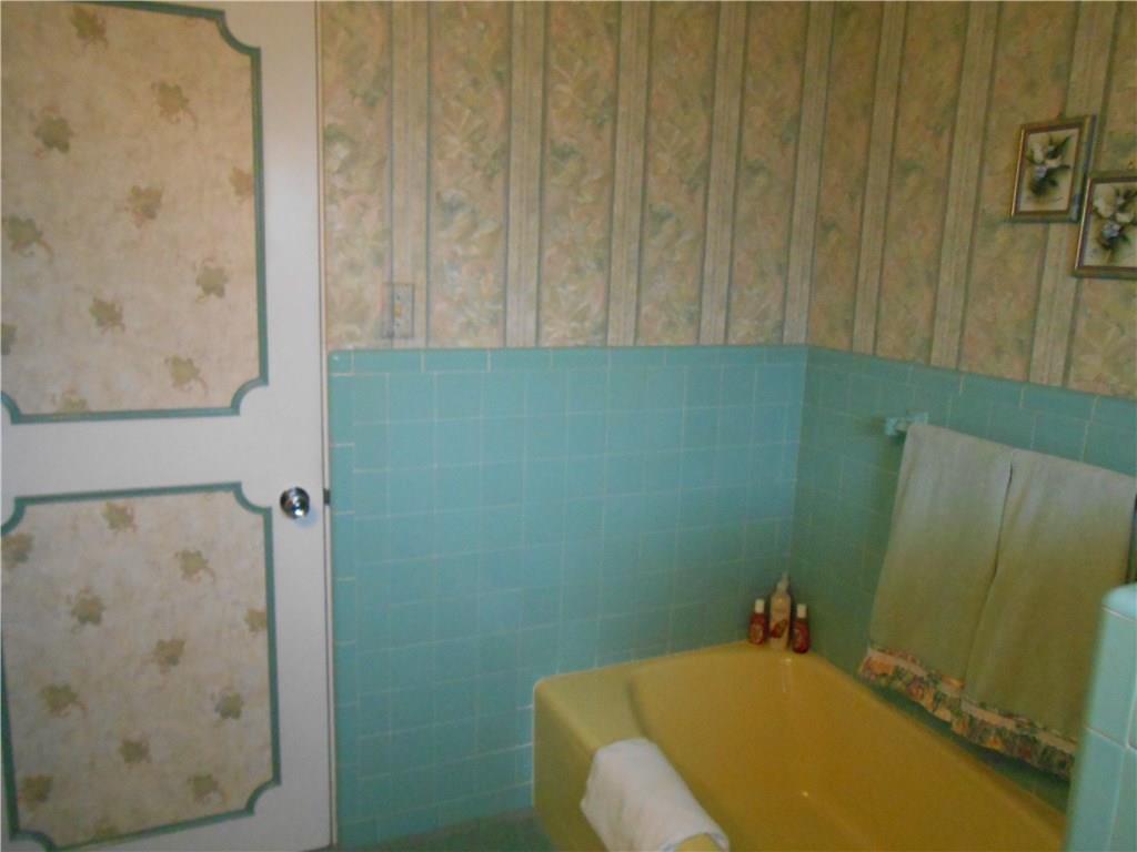 3321 Middletown Road Pittsburgh, PA 15204 - Photo 11 of 23 Gallery Image 11