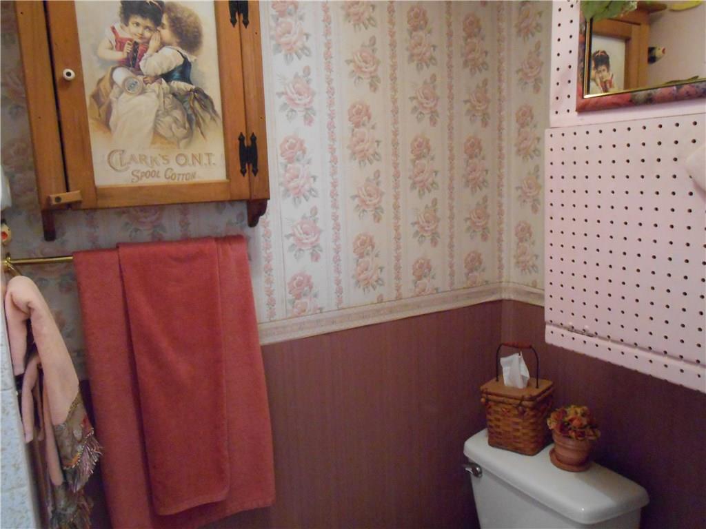 3321 Middletown Road Pittsburgh, PA 15204 - Photo 18 of 23 Gallery Image 18