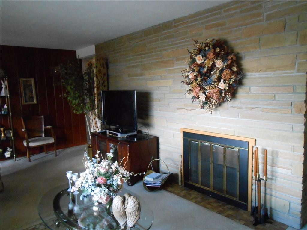 3321 Middletown Road Pittsburgh, PA 15204 - Photo 5 of 23 Gallery Image 5
