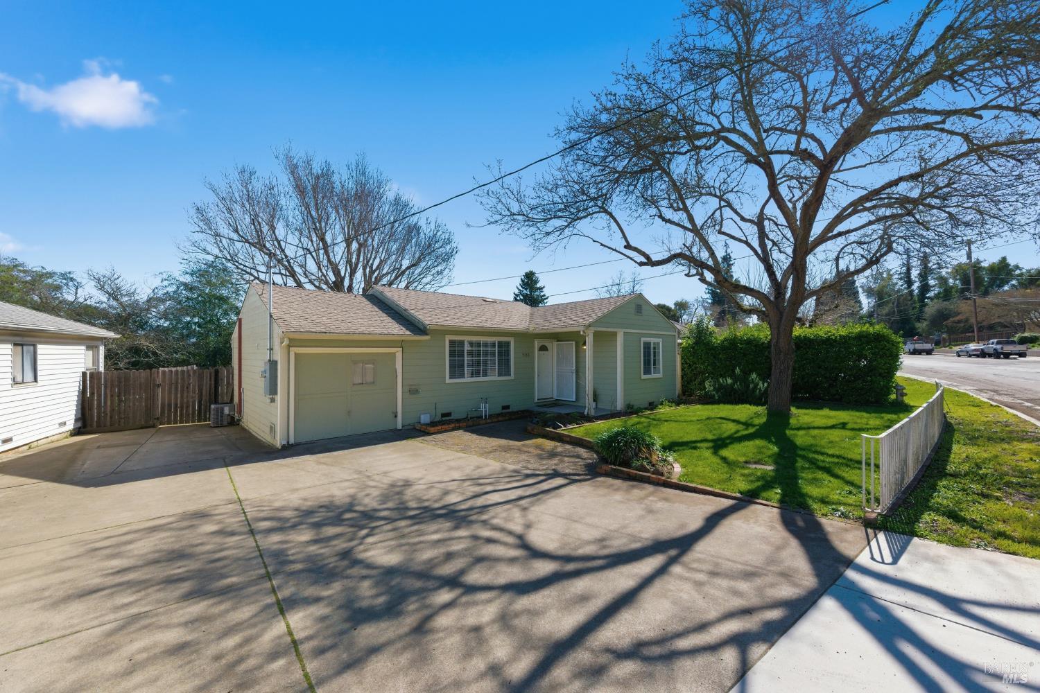 3188 Laurel Street Napa, CA 94558 - Photo 4 of 49 a front view of house with yard and green space