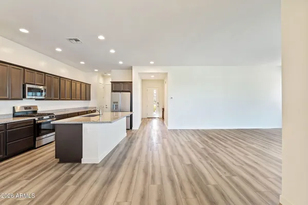 $689,000 | 1110 East Monte Way, Phoenix, AZ 85042