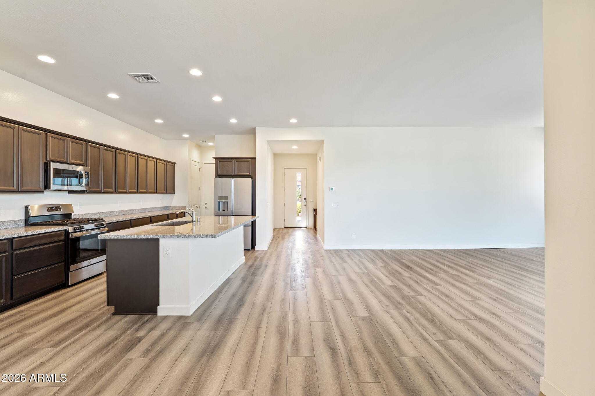1110 East Monte Way Phoenix, AZ 85042 - Photo 14 of 50 Kitchen and Living
