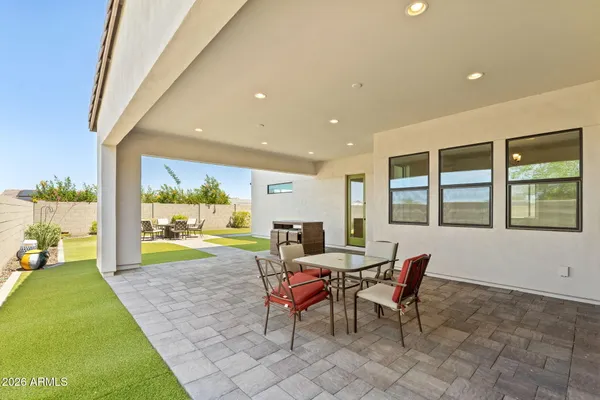 $689,000 | 1110 East Monte Way, Phoenix, AZ 85042