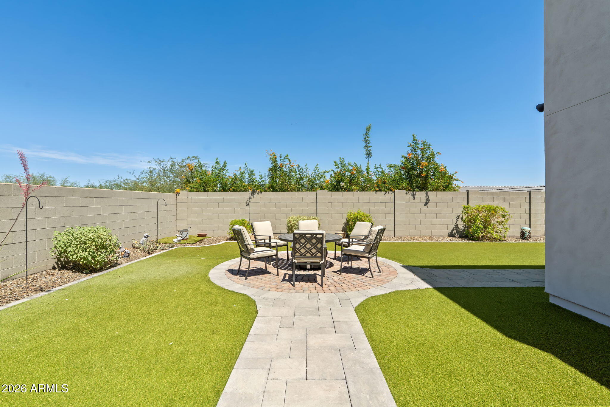 1110 East Monte Way Phoenix, AZ 85042 - Photo 20 of 50 37-web-or-mls-DSC_2037