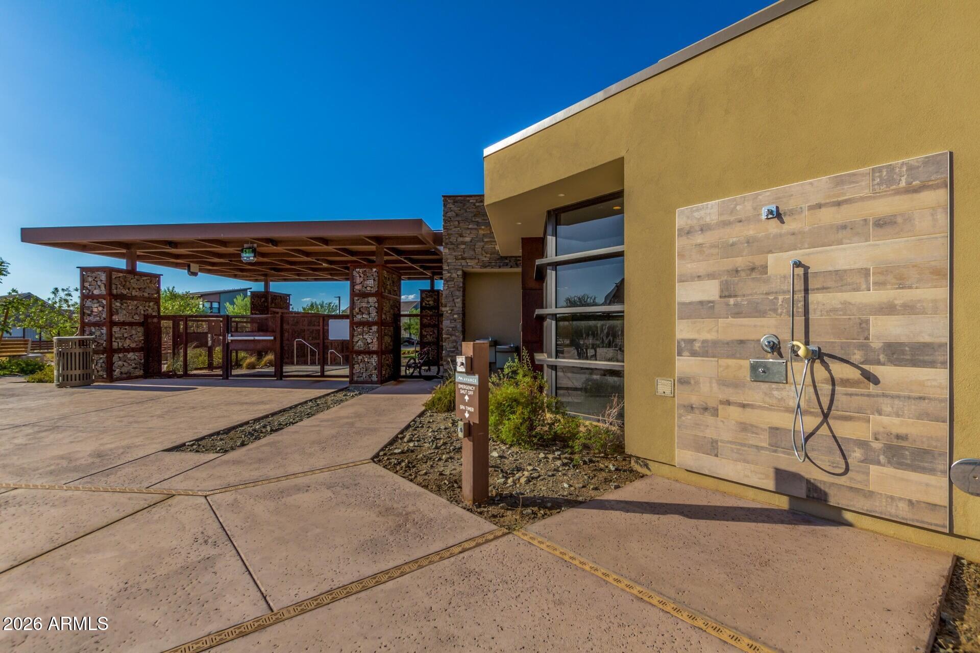 1110 East Monte Way Phoenix, AZ 85042 - Photo 39 of 50 Community Amenities