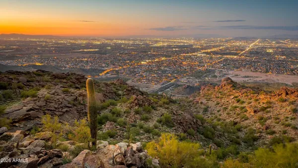 $689,000 | 1110 East Monte Way, Phoenix, AZ 85042