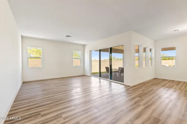 $689,000 | 1110 East Monte Way, Phoenix, AZ 85042