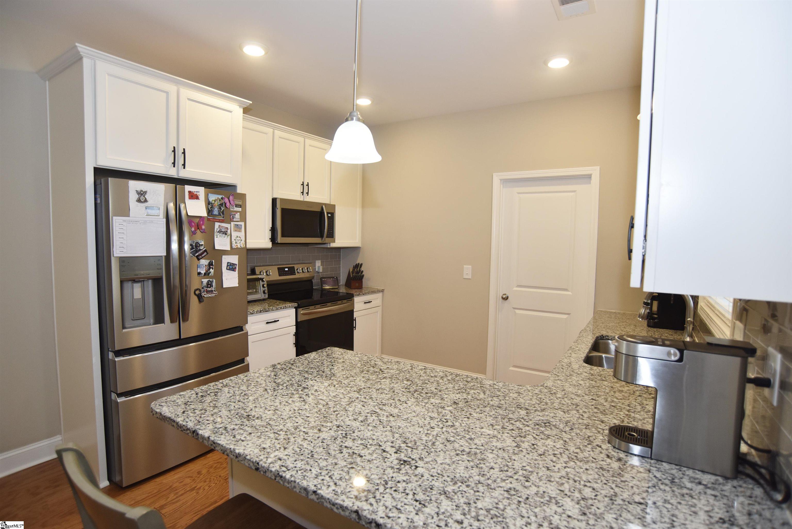 202 Roscoe Drive Greer, SC 29651 - Photo 8 of 27