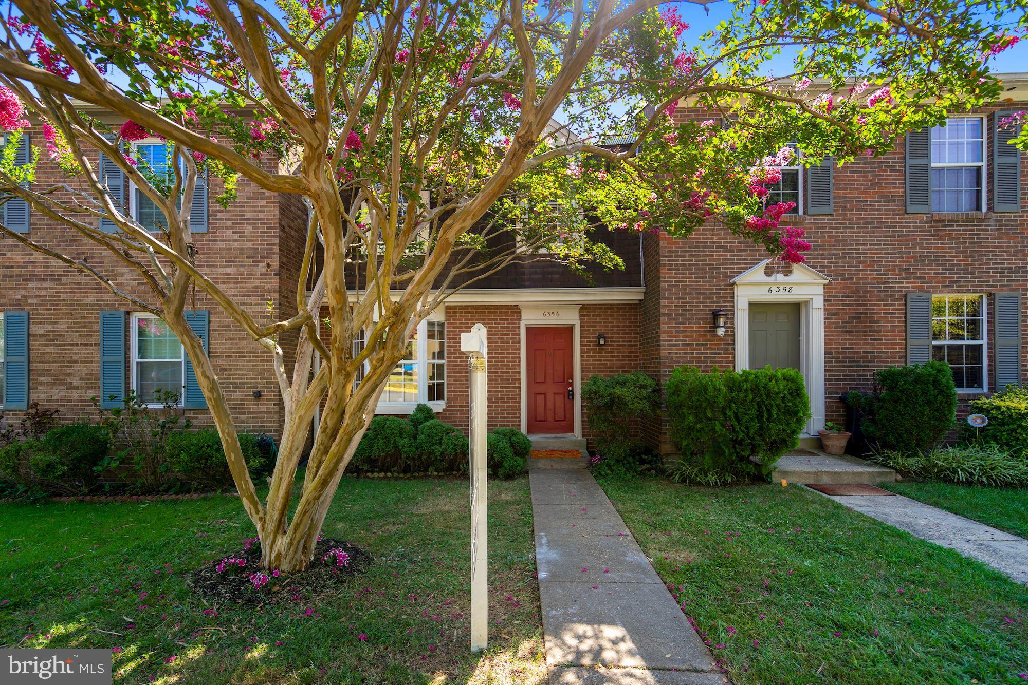 Bright and beautiful 3 level Townhouse