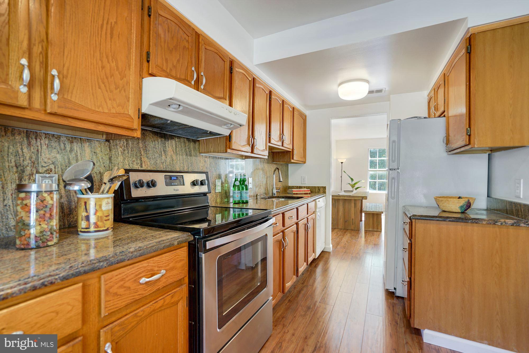 6356 Shaundale Drive Springfield, VA 22152 - Photo 10 of 28 Large eat-in kitchen off living and dining room