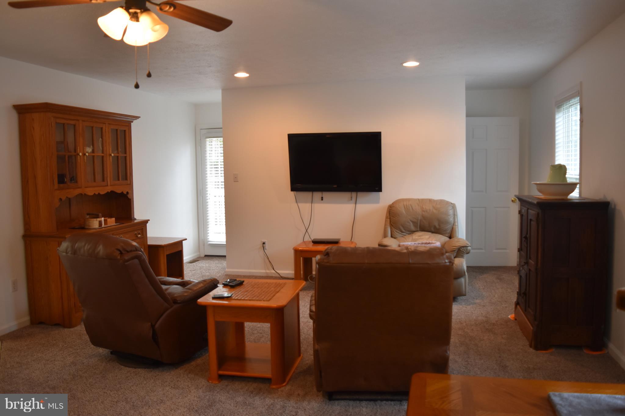 441 Arrowhead Road Front Royal, VA 22630 - Photo 11 of 25 Living Room