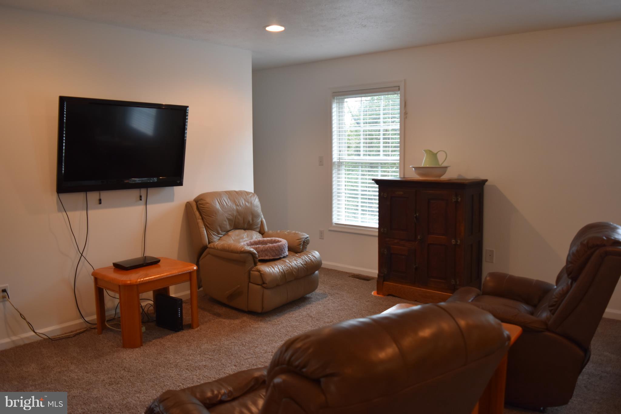 441 Arrowhead Road Front Royal, VA 22630 - Photo 12 of 25 Living Room