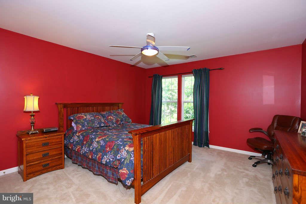 449 Highland Ridge Avenue Gaithersburg, MD 20878 - Photo 13 of 30 Bedroom 2